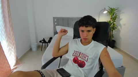 Snapshot of domi_master chatting on February 14, 2025, 6:40 pm MASTER online show from February 14, 2025, 6:40 pm