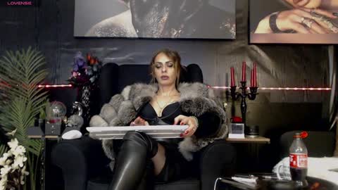 Snapshot of dominatrixeve chatting on February 7, 2025, 9:26 am Dominatrix Eve online show from February 7, 2025, 9:26 am