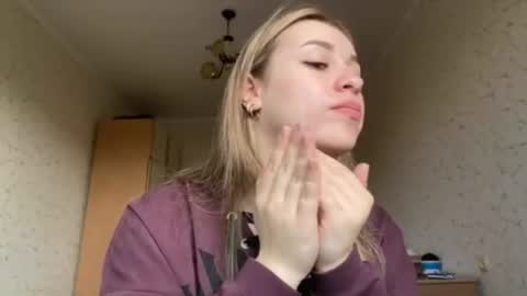 Snapshot of domingadandridge chatting on April 18, 2026, 8:07 am Mia online show from April 18, 2026, 8:07 am