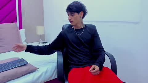 Dominic foox online show from February 4, 2026, 12:44 pm