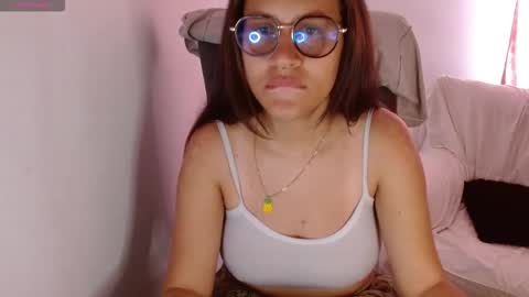 Snapshot of dominica3 chatting on October 18, 2025, 7:03 pm online show from October 18, 2025, 7:03 pm