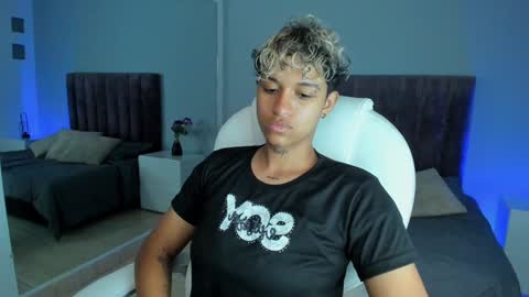 Dominick  online show from January 26, 2025, 1:25 pm