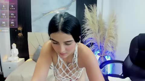 Dominika  online show from May 13, 2026, 6:38 pm