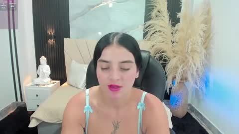 Dominika  online show from May 26, 2026, 7:32 pm