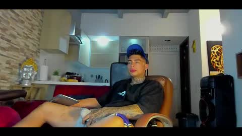 Only fans Ronnie col---InstaRonniecolleman  online show from October 20, 2025, 2:23 am