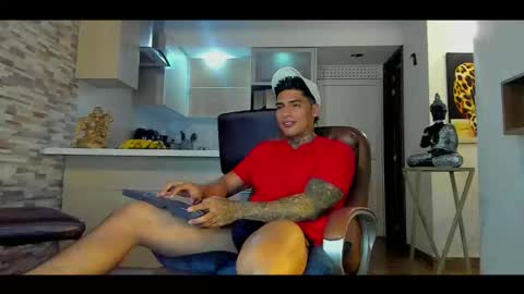 Only fans Ronnie col---InstaRonniecolleman  online show from November 13, 2025, 12:09 am