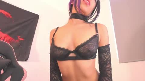dominique_____ online show from May 18, 2026, 8:03 pm