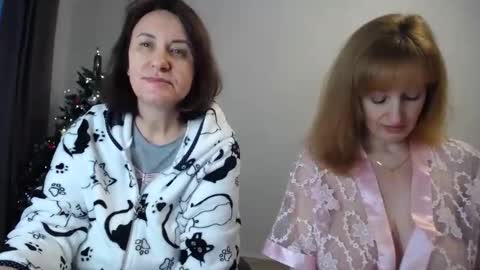 Tatiana 43 curvy sexy body and Joanna redhead 39 years online show from January 14, 2026, 8:09 am