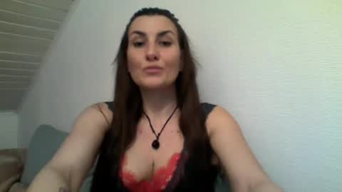 DonnaLive online show from April 6, 2026, 8:10 pm