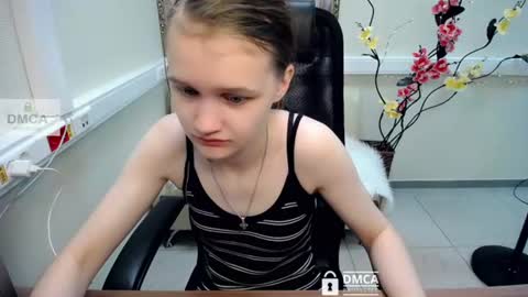 Snapshot of donnasia chatting on July 8, 2026, 10:31 am Sia online show from July 8, 2026, 10:31 am