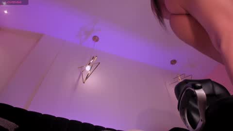  Donna Stonne  online show from December 22, 2024, 1:01 am