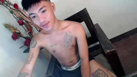 Snapshot of donnie_on_cum chatting on February 25, 2026, 12:20 am donnie online show from February 25, 2026, 12:20 am