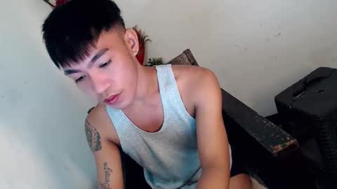 Snapshot of donnie_on_cum chatting on March 2, 2026, 12:35 am donnie online show from March 2, 2026, 12:35 am