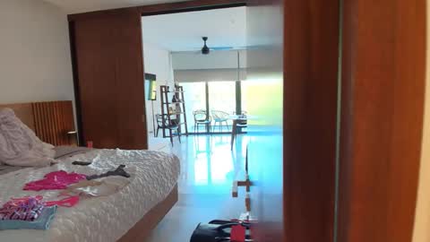 Snapshot of dontpeekmilfnextdoor chatting on March 2, 2026, 4:25 pm DontPeekMILFNextDoor online show from March 2, 2026, 4:25 pm