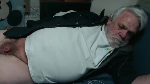 Snapshot of doouugcumming chatting on December 9, 2024, 4:37 pm cummingdoouug online show from December 9, 2024, 4:37 pm