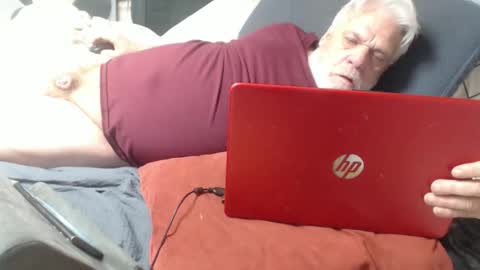 Snapshot of doouugcumming chatting on April 1, 2026, 8:28 pm cummingdoouug online show from April 1, 2026, 8:28 pm