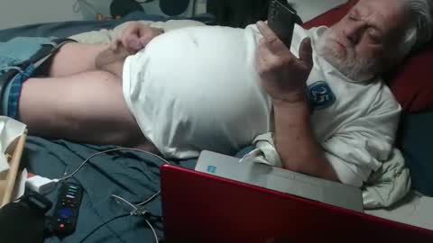 Snapshot of doouugcumming chatting on April 11, 2026, 2:10 pm cummingdoouug online show from April 11, 2026, 2:10 pm