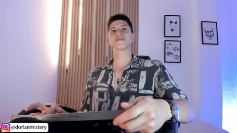 dorian_mystery online show from May 6, 2026, 11:10 pm