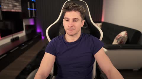 Dorian Reyes online show from January 22, 2025, 1:20 am