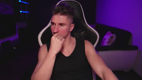 Dorian Reyes online show from October 29, 2025, 1:19 am