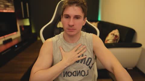 Snapshot of dorianreyes chatting on February 2, 2026, 11:58 pm Dorian Reyes online show from February 2, 2026, 11:58 pm