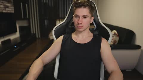 Dorian Reyes online show from April 28, 2026, 9:53 pm