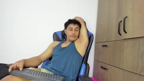 dorman_boy online show from November 28, 2025, 6:43 pm