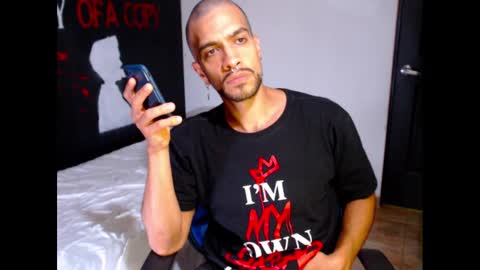 Snapshot of dostoyrodia_34 chatting on February 14, 2025, 4:37 am will online show from February 14, 2025, 4:37 am