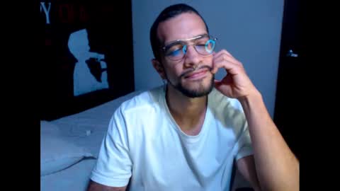 Snapshot of dostoyrodia_34 chatting on March 9, 2025, 11:25 pm will online show from March 9, 2025, 11:25 pm