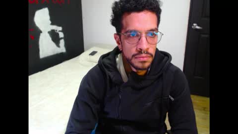 Snapshot of dostoyrodia_34 chatting on October 18, 2025, 11:38 pm will online show from October 18, 2025, 11:38 pm