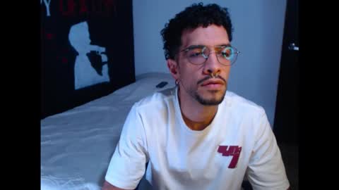 Snapshot of dostoyrodia_34 chatting on November 16, 2025, 10:04 pm will online show from November 16, 2025, 10:04 pm