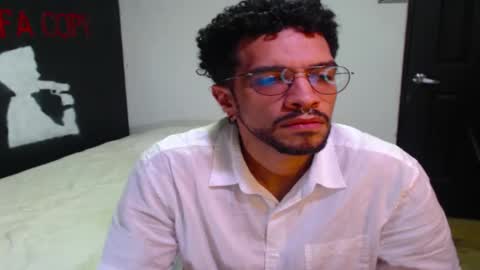 Snapshot of dostoyrodia_34 chatting on November 25, 2025, 2:44 am will online show from November 25, 2025, 2:44 am