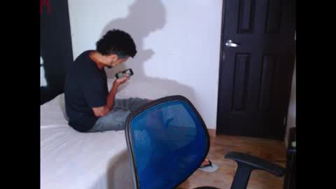 Snapshot of dostoyrodia_34 chatting on February 4, 2026, 10:47 pm will online show from February 4, 2026, 10:47 pm