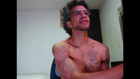 Snapshot of dostoyrodia_34 chatting on February 8, 2026, 6:17 am will online show from February 8, 2026, 6:17 am