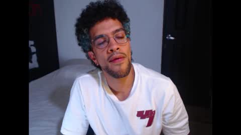 Snapshot of dostoyrodia_34 chatting on February 8, 2026, 8:12 pm will online show from February 8, 2026, 8:12 pm