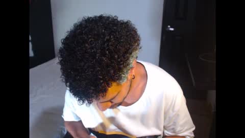 Snapshot of dostoyrodia_34 chatting on February 28, 2026, 7:48 pm will online show from February 28, 2026, 7:48 pm