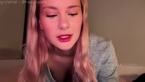 Lana  Eva  dont forget to give us a thumb up online show from January 16, 2026, 3:10 am