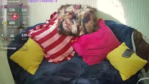 DeeDee online show from November 12, 2025, 12:49 pm