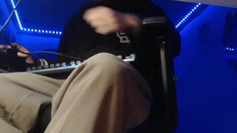 douglas_drake online show from February 19, 2025, 4:01 am