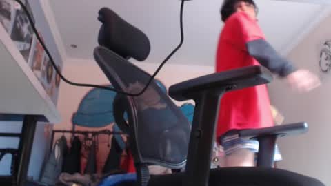 douglas_drake online show from February 20, 2025, 7:52 pm