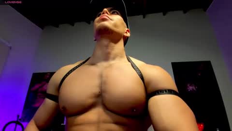 Snapshot of douglassafado chatting on February 18, 2025, 8:38 am Douglas Safado online show from February 18, 2025, 8:38 am