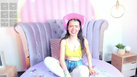dovemullerr2 online show from July 17, 2026, 7:41 pm