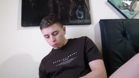 draco_boy2000 online show from December 5, 2024, 7:49 pm