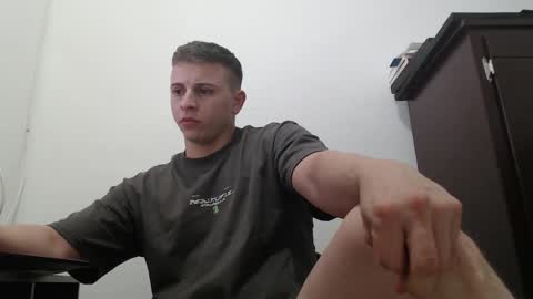 draco_boy2000 online show from September 18, 2025, 9:17 pm