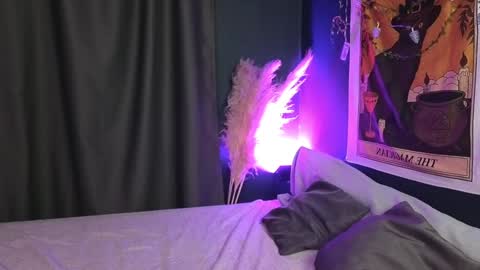 Draculaura online show from December 20, 2024, 9:28 pm