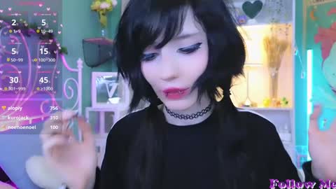 Draculaura online show from December 26, 2024, 3:27 am