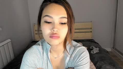 Airi online show from December 10, 2024, 6:17 pm