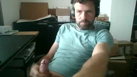 Snapshot of dragonflyy83 chatting on November 6, 2025, 8:04 am dragonflyy83 online show from November 6, 2025, 8:04 am