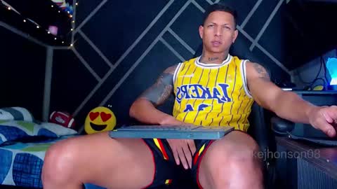 Snapshot of drake_jhonson08 chatting on February 6, 2026, 3:33 am Drake online show from February 6, 2026, 3:33 am