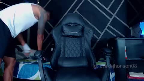 Snapshot of drake_jhonson08 chatting on February 25, 2026, 10:19 pm Drake online show from February 25, 2026, 10:19 pm